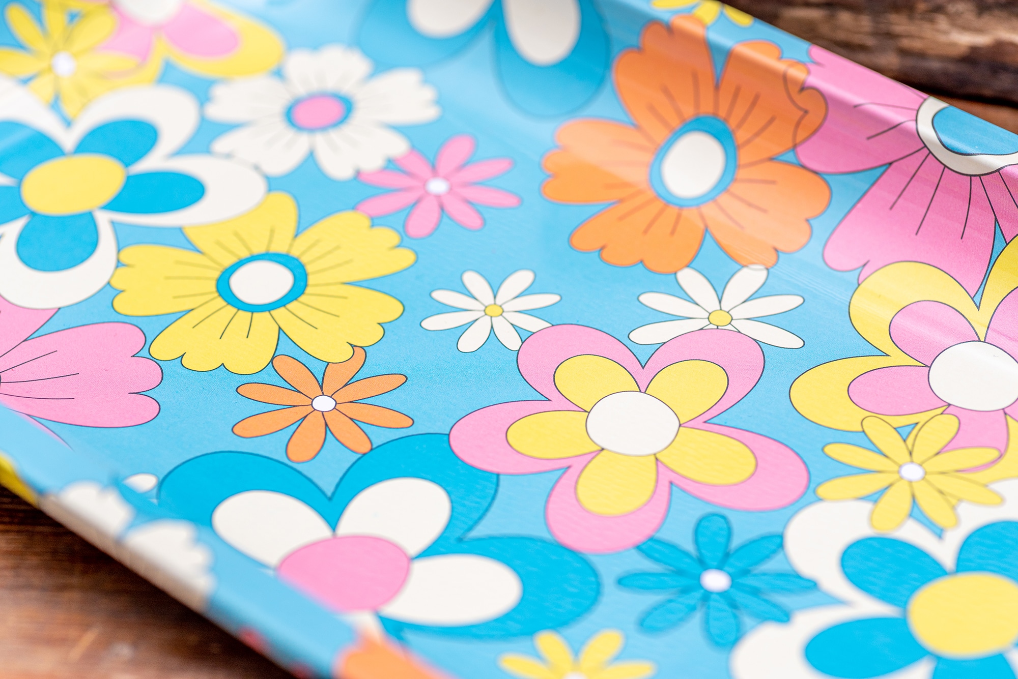 PUFF TRAY RETROFLOWERS_MED_LS3